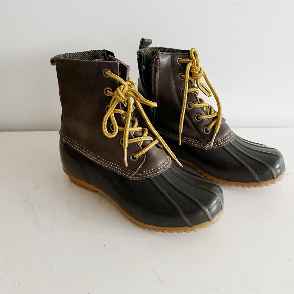 G.H. Bass Leather Lace-up Duck Boots